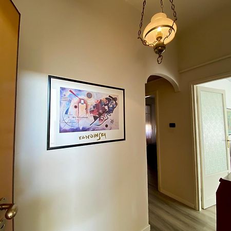 Casa Sara Como Lake Parcheggio Interno Privato Cernobbio Exterior photo